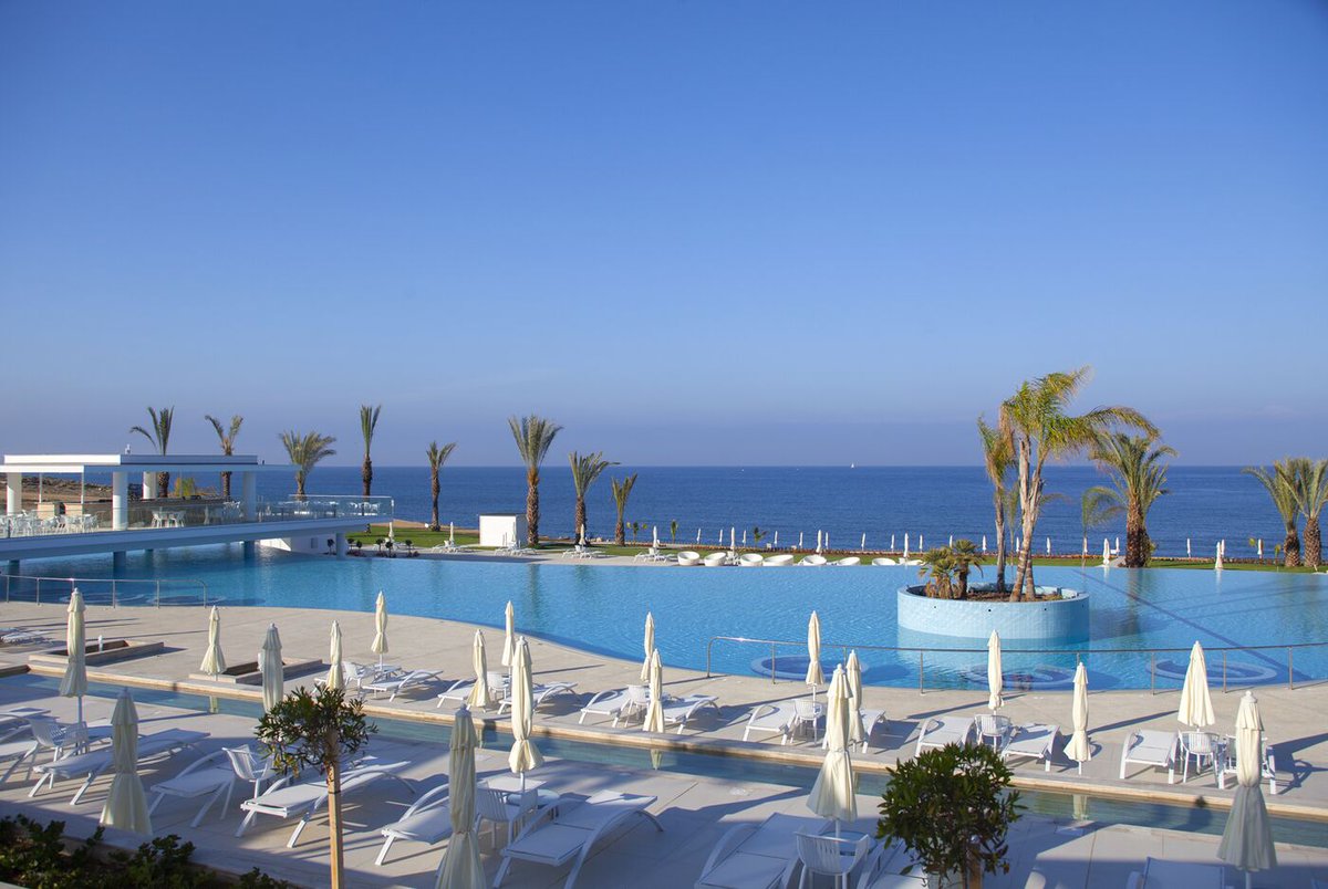 Love Cyprus? Check out the fabulous 5* King Evelthon Beach
👉 bit.ly/3gpI4Qw
✈️ Flights from various UK airports
🔼 Upgrade to a superior sea view room from just £26pp!
💰Low deposit from £49pp
☎️ 0207 186 0338
#blueseaholidays #cyprus #wintersun #holidays #allinclusive