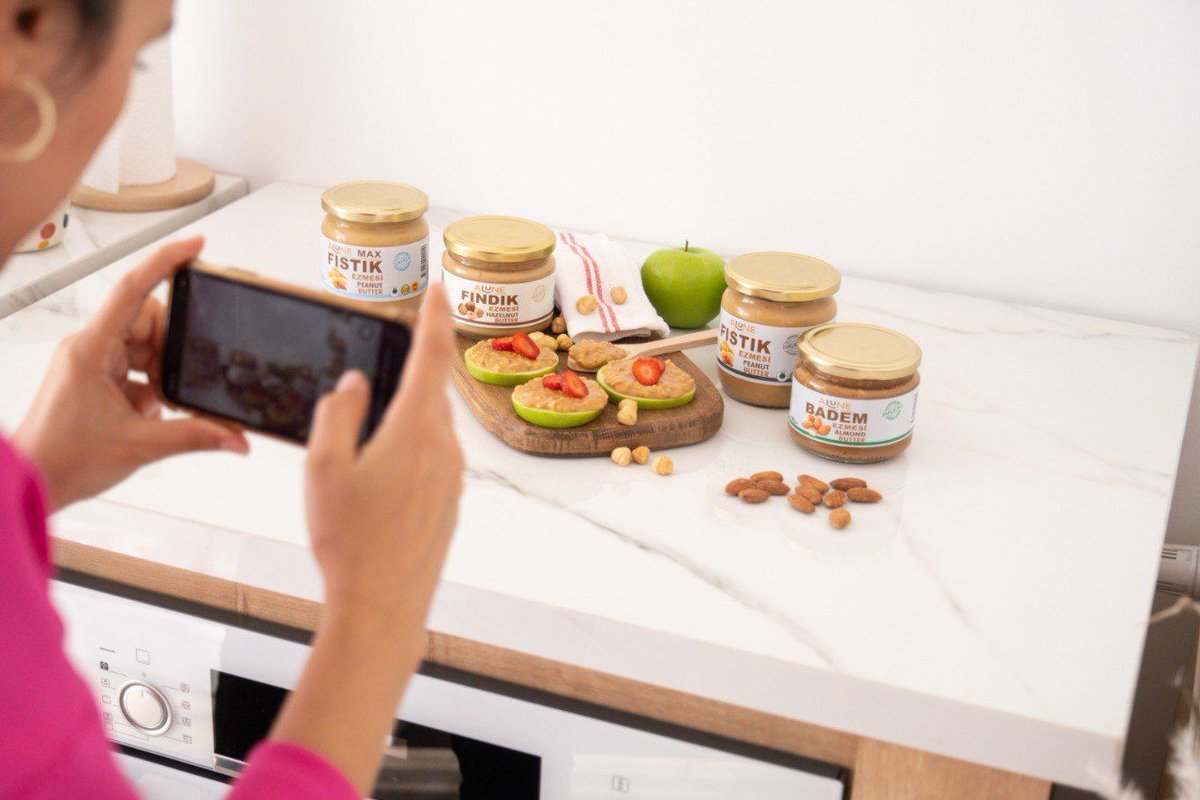 Yeni haftaya Alune ailesinin tüm tatlarını deneyebileceğiniz bir kampanyayla başladık 🥜🥄

Trendyolda 4 al 3 öde kampanyası sürüyor.
Üstelik sürpriz bir indirim daha sizi bekliyor olabilir. Hızlıca sipariş vermek için sizi Trendyola bekliyoruz. #trendyol #peanuts #PeanutButter