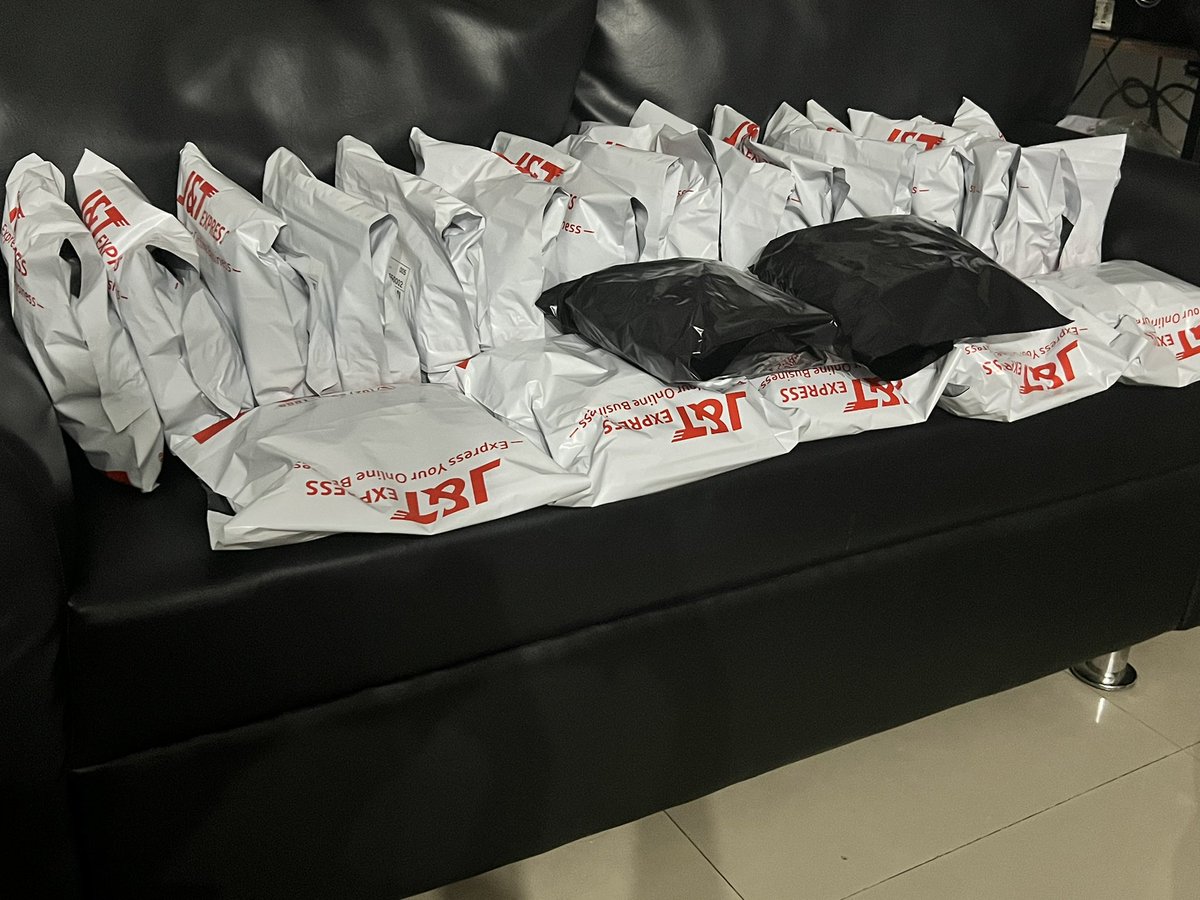 najaesales's tweet photo. #NJS_UPDATES

23 parcels packed and for pick up later (Nov. 22). 
Next Shipping Sched: Friday. https://t.co/H8Q818cFxD