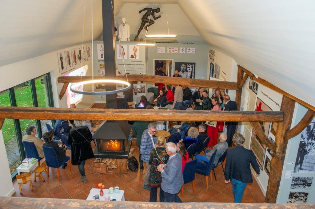 LofderVerpleegkunst (@verpleegkunst) on Twitter photo Expositie "Wat een beeld van een verpleegkundige" is open! Over publieke imago en beroepsidentiteit van verpleegkundigen. <a href="/ProvDrenthe/">Provincie Drenthe</a> <a href="/RTVDrenthe/">RTV Drenthe</a> <a href="/dvhn_nl/">Dagblad van het Noorden</a> <a href="/CoevordenHAH/">Coevorder Courant</a> <a href="/gem_coevorden/">Gemeente Coevorden</a> <a href="/nhlstenden/">NHL Stenden</a> <a href="/DaanDohmen/">Daan Dohmen</a> <a href="/ActiZbranche/">ActiZ</a> <a href="/VenVN/">V&VN</a> <a href="/FNInl/">Florence Night.Inst.</a> <a href="/Gemeente_Assen/">Gemeente Assen</a>
lofderverpleegkunst.nl/wat-een-beeld/ Expositie "Wat een beeld van een verpleegkundige" is open! Over publieke imago en beroepsidentiteit van verpleegkundigen. <a href="/ProvDrenthe/">Provincie Drenthe</a> <a href="/RTVDrenthe/">RTV Drenthe</a> <a href="/dvhn_nl/">Dagblad van het Noorden</a> <a href="/CoevordenHAH/">Coevorder Courant</a> <a href="/gem_coevorden/">Gemeente Coevorden</a> <a href="/nhlstenden/">NHL Stenden</a> <a href="/DaanDohmen/">Daan Dohmen</a> <a href="/ActiZbranche/">ActiZ</a> <a href="/VenVN/">V&VN</a> <a href="/FNInl/">Florence Night.Inst.</a> <a href="/Gemeente_Assen/">Gemeente Assen</a>
lofderverpleegkunst.nl/wat-een-beeld/