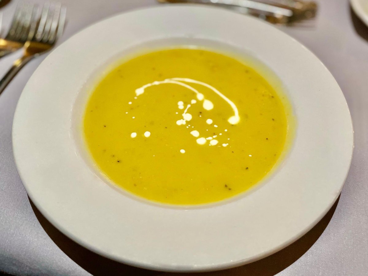 LaurasWorldza's tweet photo. Dining at The Cavern is a generous affair, offering a Table d'hôte menu combined with the variety of buffet lunches.
Here is a glimpse of some of our favourite meals so far during our stay:
https://t.co/PpCle7tFyt
🍴
#LaurasWorld
#Drakensberg
#cavern1941 https://t.co/wMFBJ07EH2