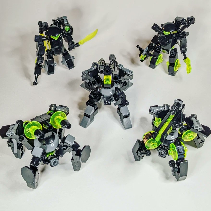 Xand0r's tweet photo. The whole crew! #Blacktron #MobileFrameZero #mf0 #lego https://t.co/TTURxD3a59