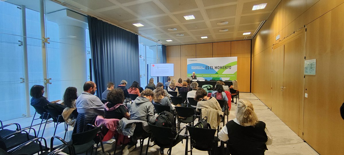 Arranca la presentación de los resultados del proyecto #titin4climate con una presentación por parte de Mirjam Hillenius, en la que nos explica los objetivos del proyecto, q tanto puede afectar a los  estudiantes de Secundaria, y q no son otras q las #Fakenews #Conama2022