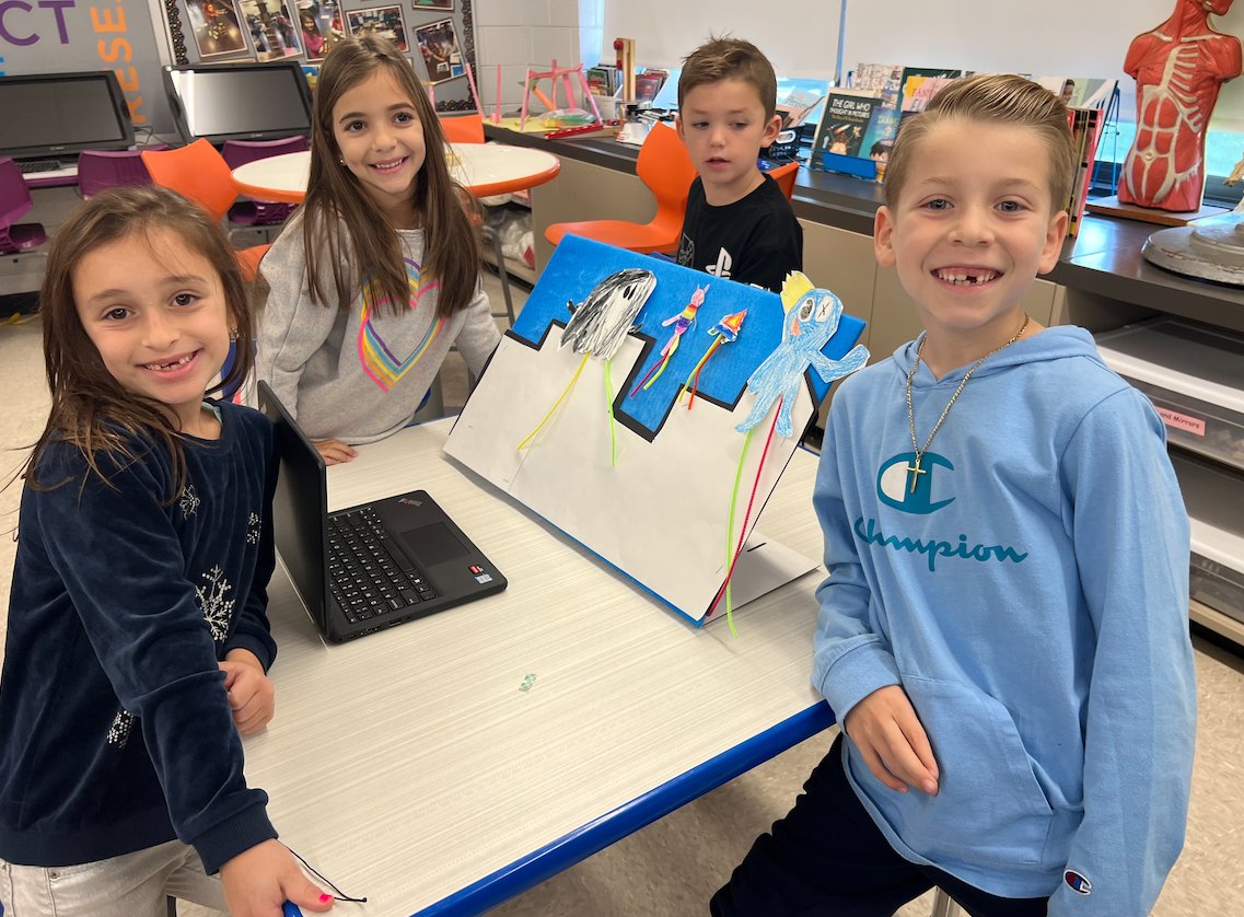 MerrickUFSD's tweet photo. Birch second graders hosted their own version of Macy's Thanksgiving Day Parade on Nov. 18 in @kanner_jamie technology class. After learning about the different features of stop-motion animation, students created their own version of a Thanksgiving Day balloon.
📍 @BirchBeavers https://t.co/OP92TycejU