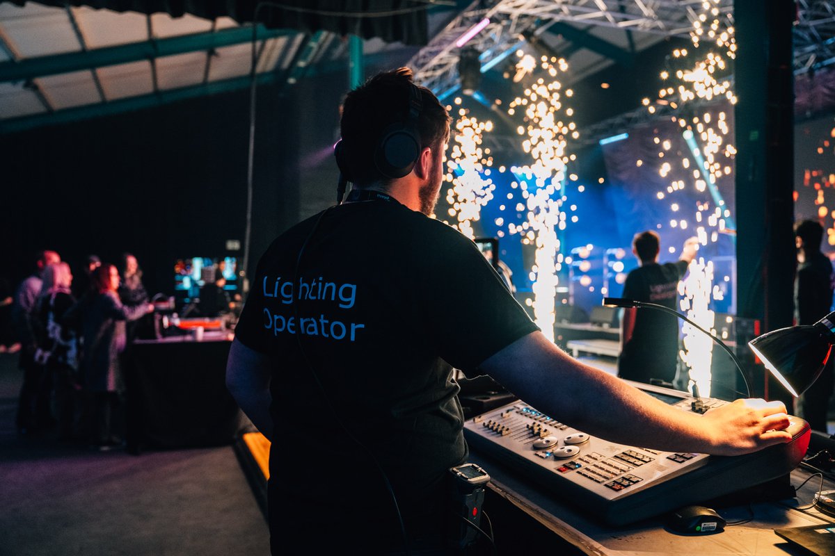 ProductionPark_'s tweet photo. 🚨On Sat 26th Nov, we're opening our gates to potential students joining us for @BackstageAcad Open Day! 🚨

Want to start a career within the creative and live events industry? Or looking to expand on your existing skills &amp; knowledge? 

 #Creative #Industry https://t.co/QI6mNT7zEL