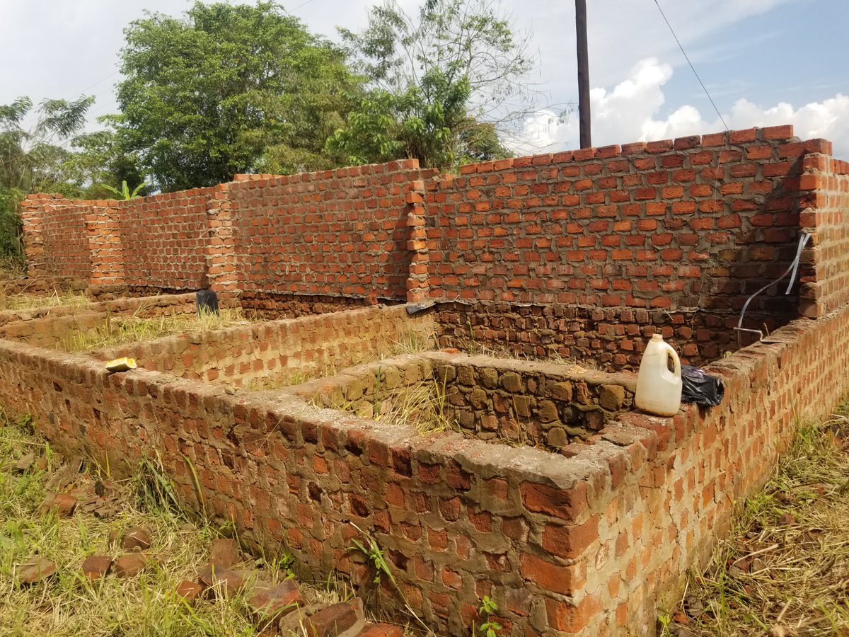 RctEbb's tweet photo. Hello friends in service 😋🤩💪,  
As you prepare to join the pilots next weekend for our signature project "Ensekoplus" in Luweral at Kirumandagi Health centre ii. Please feed your eyes with pictures taken today showing a bee hive of activities taking place at the site. https://t.co/VZ0EQogskx