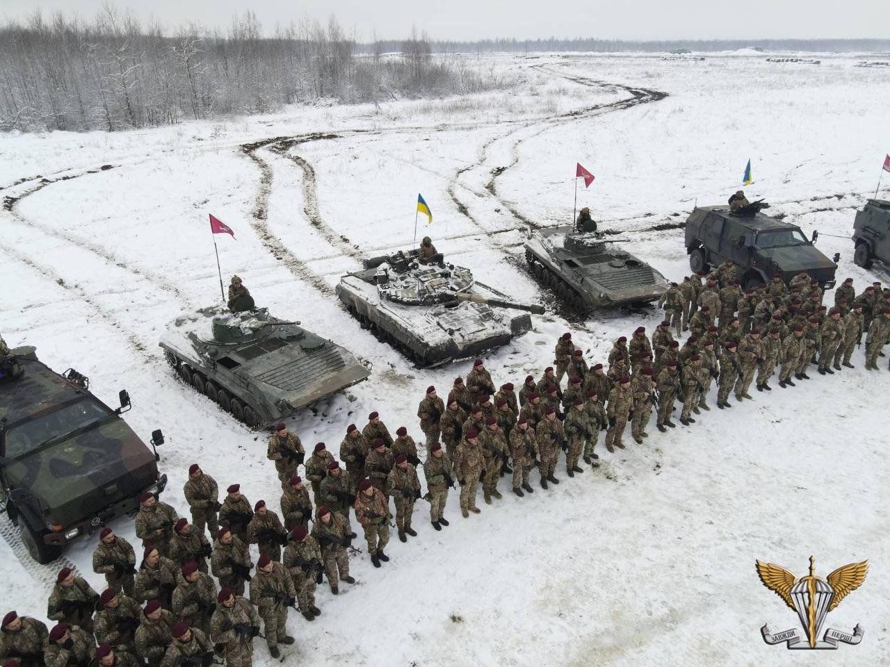 𝔗𝔥𝔢 𝔇𝔢𝔞𝔡 𝔇𝔦𝔰𝔱𝔯𝔦𝔠𝔱 on Twitter: "Are these BMD-2 turret on the Ukrainian ...