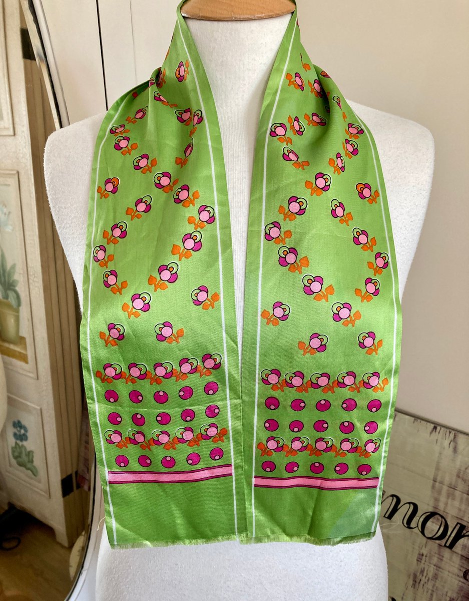 MemoryLaneUK's tweet photo. Excited to share the latest addition to my #etsy shop: Vintage 70s Shiny Bright Green and Pink Neck Scarf with Retro Print https://t.co/lq0KGZpGWf #scarf #vintage #glamour #retro #brightgreen #pink #retroprint #silk #classic70s https://t.co/Cvtslbh04g