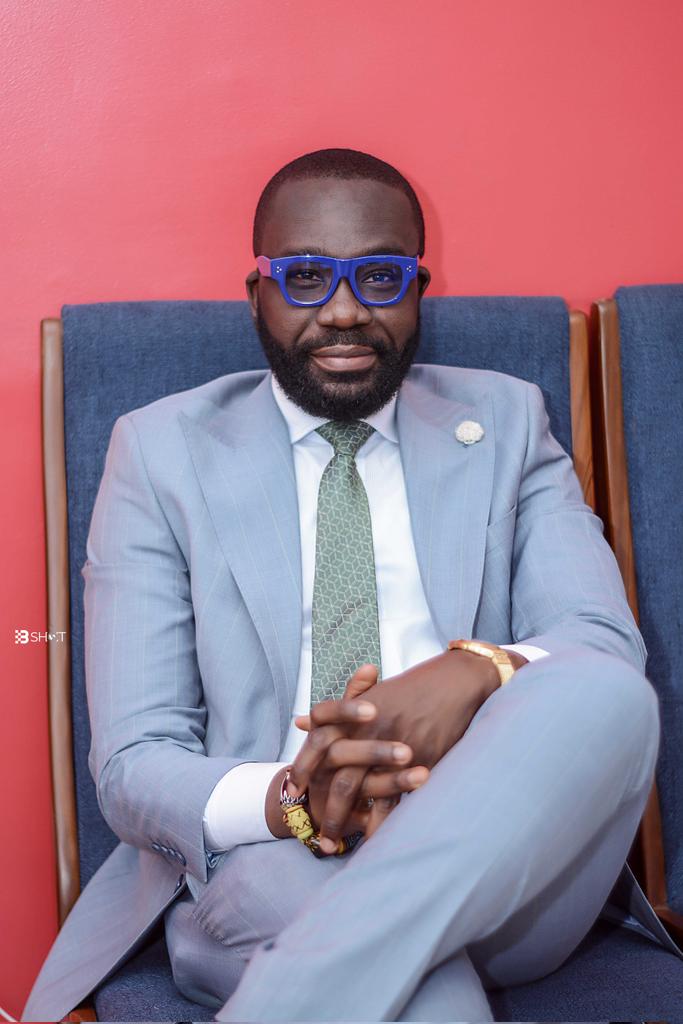 BenjaminAkakpo3's tweet photo. We #NeverDeyCarryLast - cos we're #TooBlessedToBeCursed!🙌🏾
God's the #MasterOfMyLifesShip - and the only way we're going is #UpUpAndAway!🦸🏾♂️✈️
#FaithingIt
#FaithAndHardWork
#TheFutureIsSparklingBright https://t.co/pQNlBddsdC