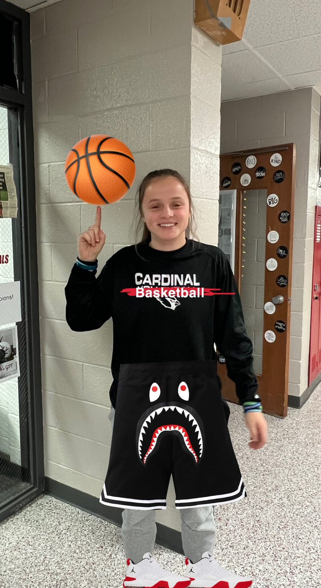 maquoketa_ss's tweet photo. 🏀ITS BBALL SZNNNNNNN🏀

@CarleyCavanagh is SO PUMPED for her game tomorrow!!!🤪🤪

📍Where? Western Dubuque
⏰ When? JV@6:15 Varsity@7:30
🖤 Theme? BLACKOUT🖤⚫️⬛️♟️

🏀WE’LL SEE YOU ALL THERE

#basketball #cards #carleycavanagh https://t.co/GVDY34I02c
