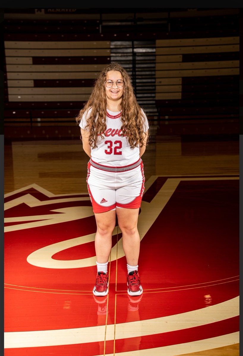 Hugs2Ya's tweet photo. Happy Birthday to another Lady Red Devil.   🥳🥳🥳 @JeffHS_GBB https://t.co/ZnzOdtzIeU
