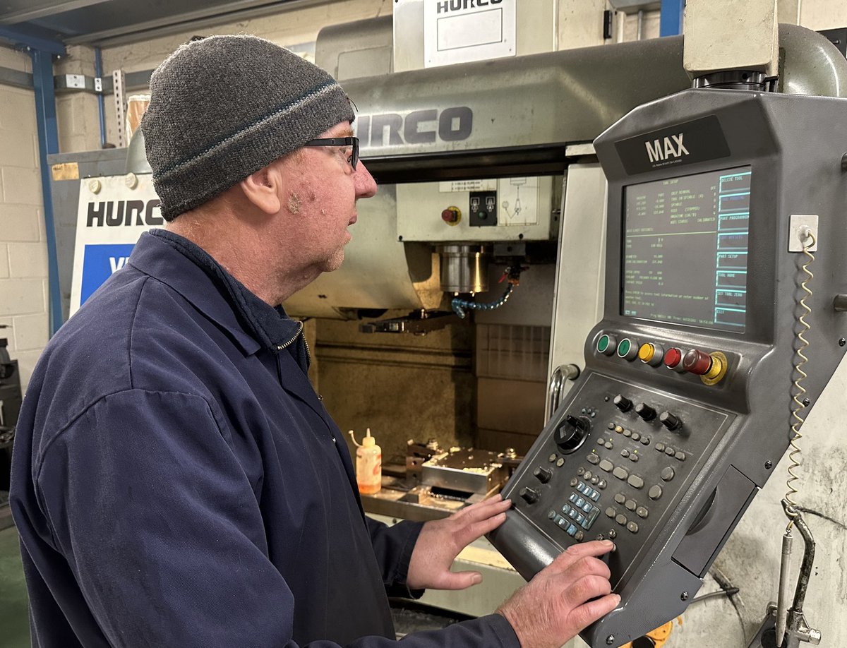 BowlesWalkerLtd's tweet photo. Starting off this week with plenty of tool making at Bowles and Walker!
#plastic #injectionmoulding #toolmaking #robot #automation #UKmanufacturing
#UKbusiness #manufacturing #design #mouldingmachine #moulding #plastic #recycle #production #business #buylocal https://t.co/ZhvV28G6mv