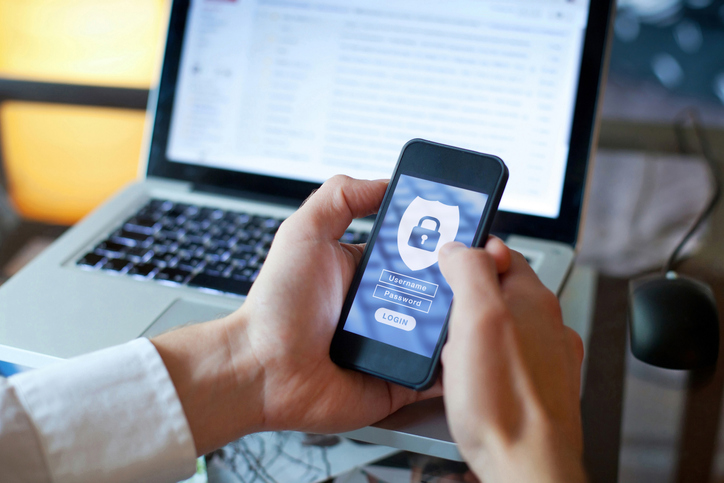 ITiForums's tweet image. [#Webinar 🖥️]
📢 Comment intégrer et gérer une flotte mobile dans votre écosystème IT ?
🗣️🎙️Franck Laplanche de @IvantiFrance &amp;amp; @DUPONT_BE de @Cegedim_CO 
📅 RDV le 29 novembre, à 15h
 itiforums.com/l/?l=n9l3o8n0