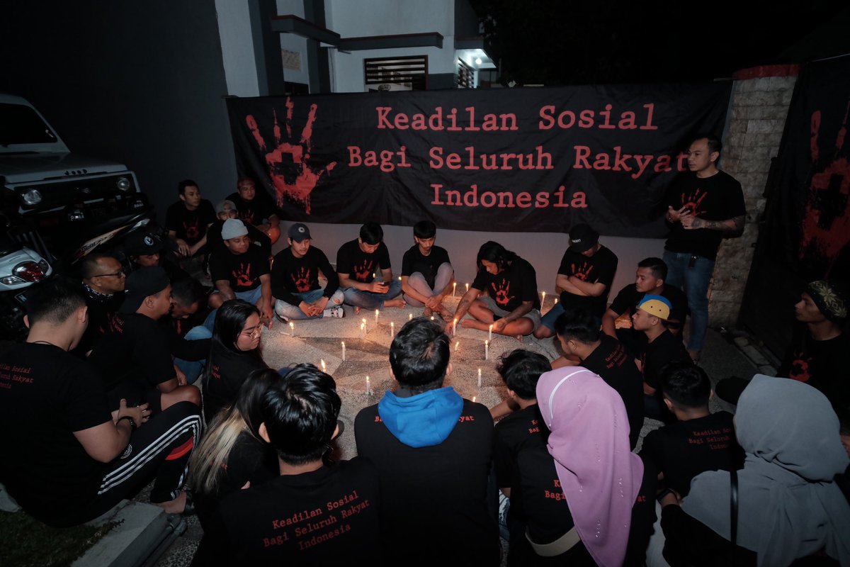 YudhaBAP's tweet photo. share and care @arema_trans 🖤 https://t.co/pwLHpm3gDQ