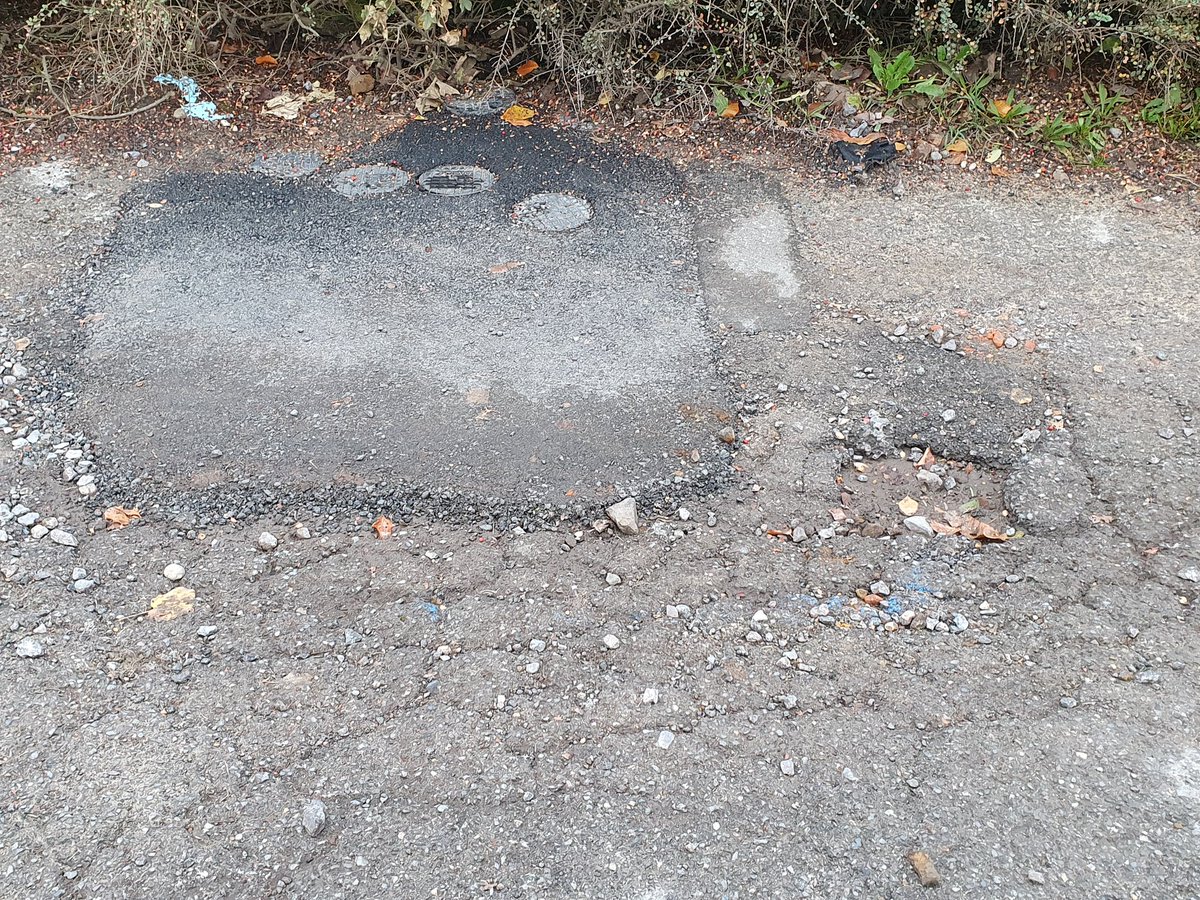 PomphreyAlex's tweet photo. @sewateruk Repair to road is unacceptable, a bad, dangerous, pothole still exists. Why has this relatively simple job turning into a saga? https://t.co/8vytTm5m2d
