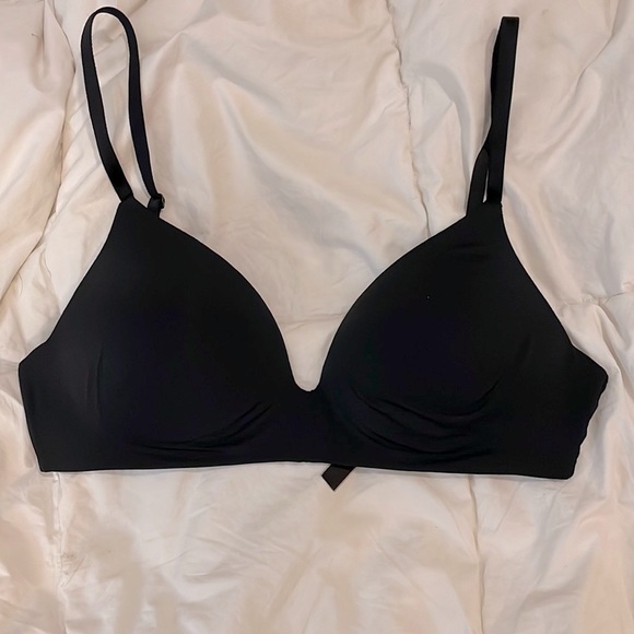Sousa121090's tweet photo. So good I had to share! Check out all the items I'm loving on @Poshmarkapp #poshmark #fashion #style #shopmycloset #rewash #victoriassecret #fashionbug: https://t.co/wJmT4D2GmO https://t.co/kSiPcUqCT0