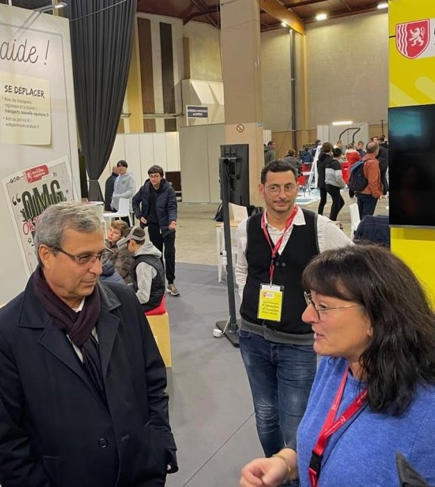 Dsden47's tweet photo. Inauguration du salon ambition et avenir à Villeneuve/Lot en présence de M le sous prefet.
▶️ 16 pôles métiers valorisant les gestes pros
▶️ 100 acteurs: élèves, apprentis, enseignants, CIO, Région
▶️ 30 professionnels
📅 jusqu'au 25 novembre
@ABisagni @AcBordeaux #DASEN47 https://t.co/ey0auJIcvG