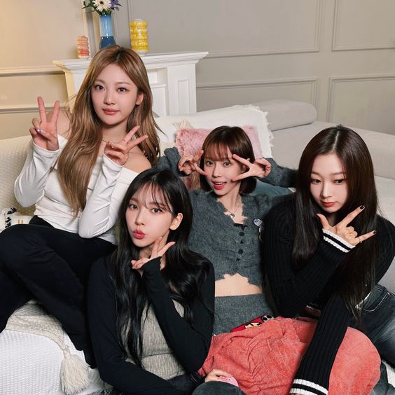 four beau excitedly chime a joyful melody as they got the chance to spend a precious time together with MY. the two years debut anniversary celebration live goes beyond well and it succeeded to paint a bedazzling smile across everyone's face. let's stay together for a long time!