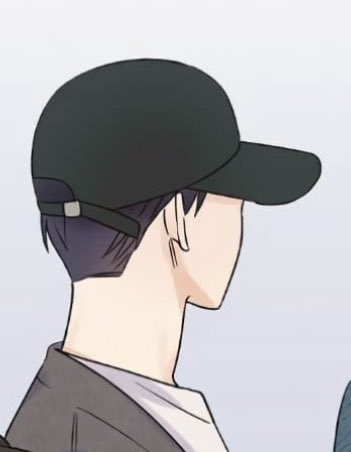 คิ้วขมวดปมภายใต้ปีกหมวก เพราะแรงกดดันจากฟีโรโมนอีกฝ่าย  ภายในร้านมีคนที่เป็นโอเมก้า อัลฟ่า อีกมากมายที่อาจจะได้รับผลกระทบ 

(..เราจะทนไม่ไหวเอาน่ะสิถ้าเป็นแบบนี้ต่อไป— ) 

ยุนวูจึงมองอีกฝ่าย

“…ออกไปคุยกันข้างนอกกันเถอะ นะ.. ?”