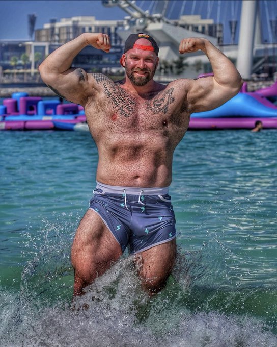 Are you a zoomer?😜  If your answer is YES  Than click on the link in my bio for more nudity 🐷😈 https://t<a href="/tag/dubai"class="tags"><span>#dubai</span></a>