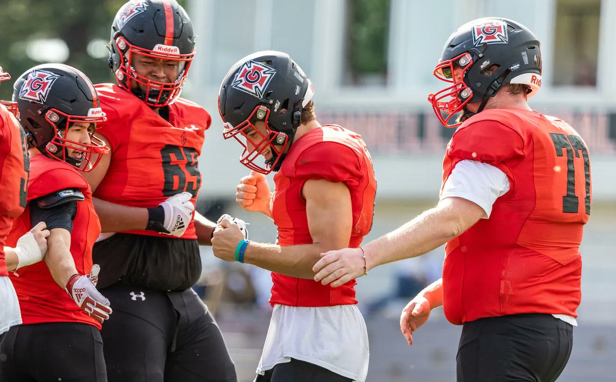 Grinnell_FB's tweet photo. The Pioneers finish a tough '22 campaign at 2-6

From experiencing the unimaginable with the loss Davis to a 4 game road skid where we played the 3 teams who tied for the conference championship, we stuck together and never quit!

We love this team!

#LLDC5 #ExcelatGrinnell https://t.co/BU10VsER9b