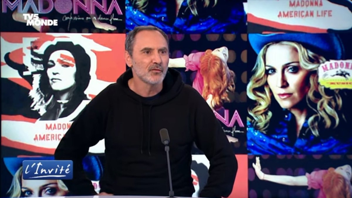 "Leave her alone, she's experimenting, I don't know what but she's experimenting" - Mirwais' reply to people criticizing Madonna's behavior in French tv interview. youtu.be/wsxWth6gKXg