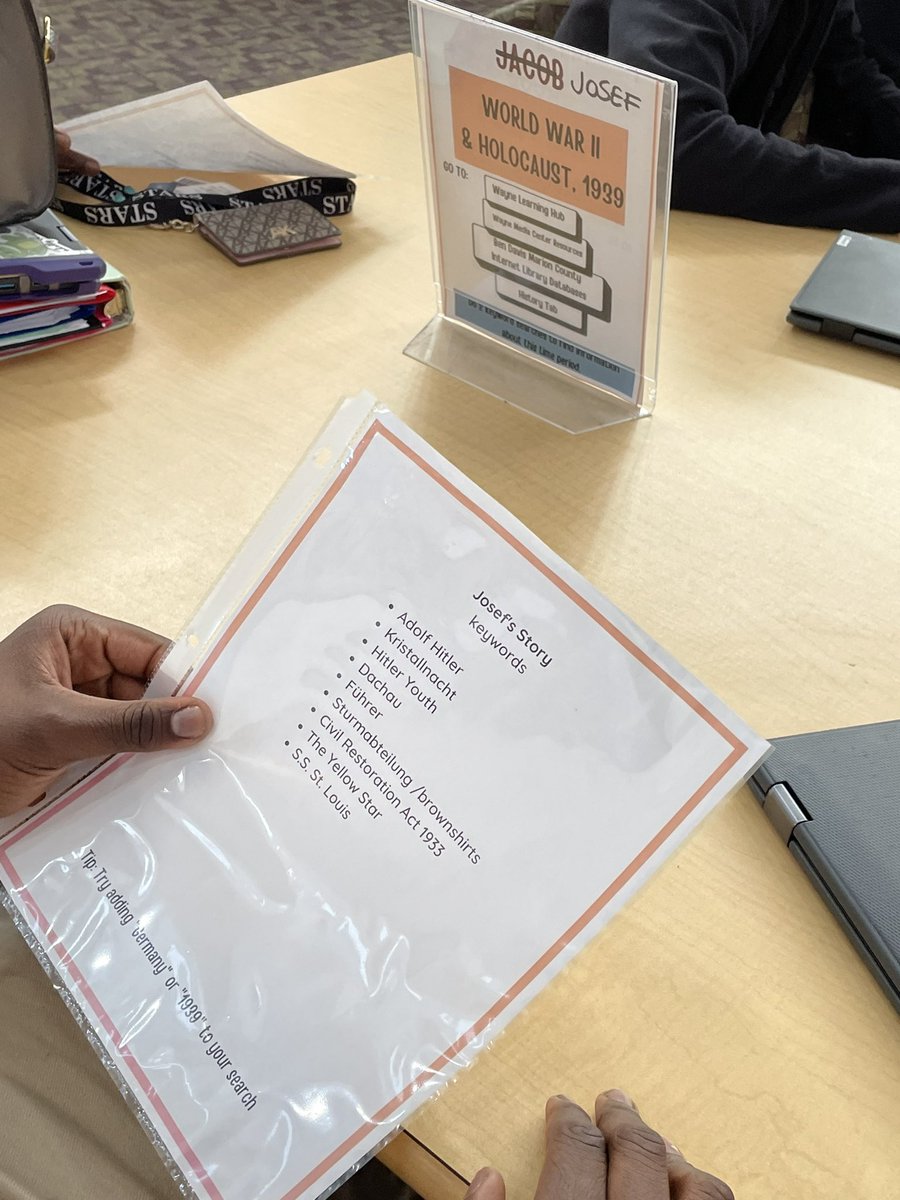 amvanderwall's tweet photo. My @CHC_Stars students got to learn from Mrs. Jenkins, our media specialist about two different types of research: traditional print resources and database and keyword research. @chapelhill78 #wearewayne https://t.co/7z9XGkRcD5