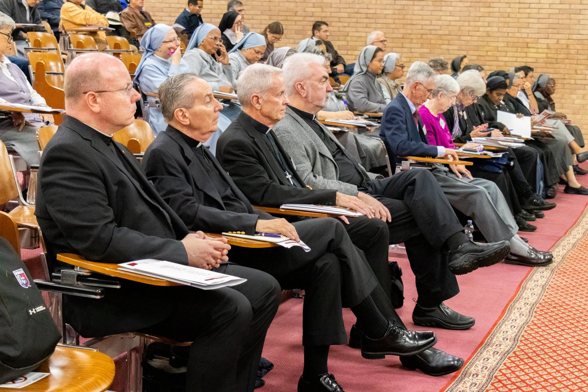 Uni_Salesiana's tweet photo. Si è concluso il convegno "San #FrancescodiSales: posterità, spiritualità e pedagogia".
Per la prima volta, tutte le Congregazioni fondate dal Vescovo di Ginevra si sono riunite per celebrare il passato e guardare alle nuove sfide del #futuro
🌐https://t.co/uOJPulifMR https://t.co/Py9RNdissi