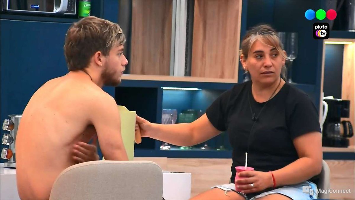 MarcosPrimoFan's tweet photo. Las viuditas no aprenden parece! Siguen criticando a diestra y siniestra! Mientras se siguen s
Yendo de a uno. Y se siguen hundiendo...ya no es equivocacion es que son así... #Mierditas 
#GH2022 #TeamPrimo https://t.co/XZJXrsbfSc