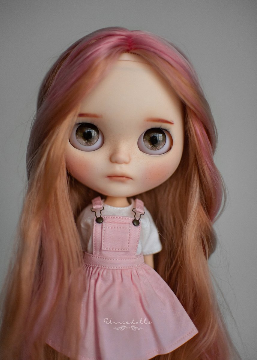 UNNiEDOLLS's tweet photo. Available for adoption❤️🤗 https://t.co/ZWinwGpxBA
 #カスタムブライス #커스텀브라이스 #브라이스 #브라이스커스텀 #blythedoll #ooakblythe https://t.co/Q8svAkT4E3