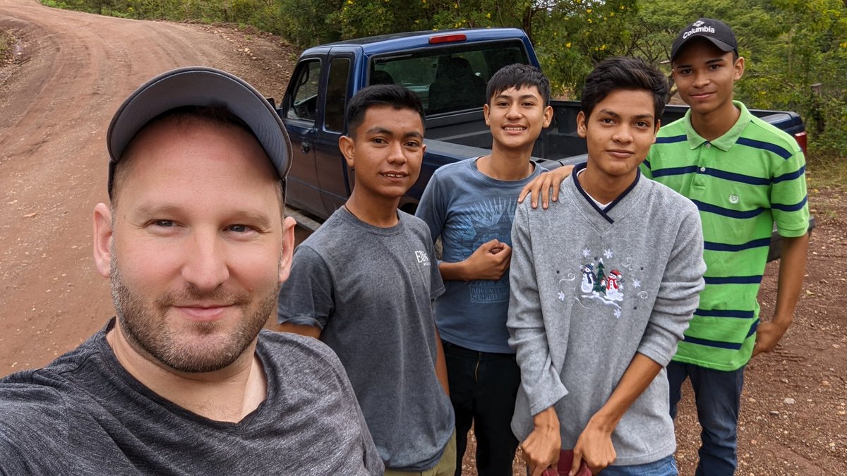 x.com/intent/tweet/?…