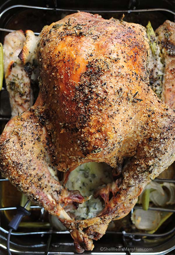 Tried and true. AND easy. (And no, it doesn't taste like mayo.) Mayonnaise Roasted Turkey Recipe shewearsmanyhats.com/mayonnaise-roa… #turkey #Thanksgiving