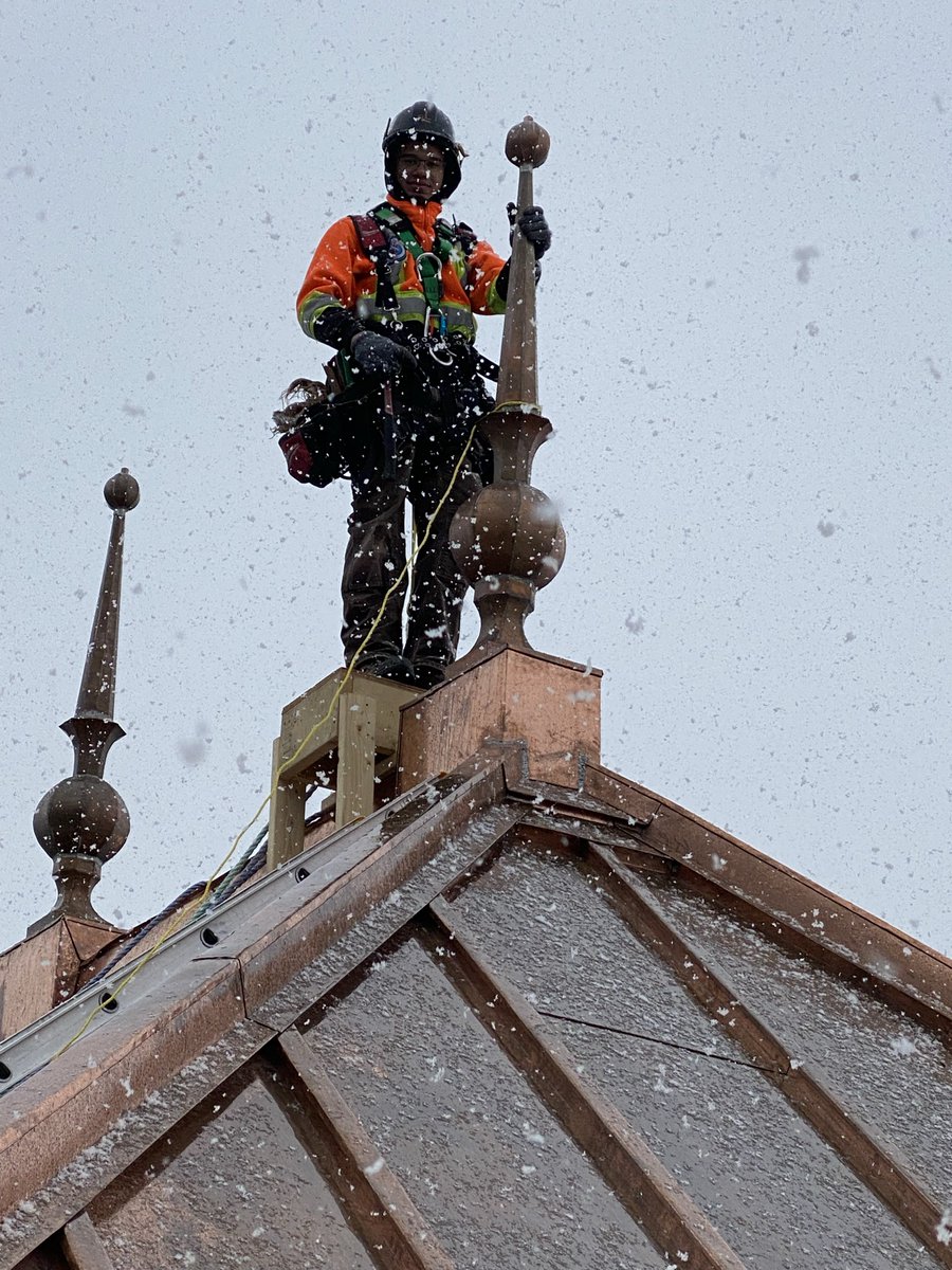 _heather_little's tweet photo. A pretty epic shot of Ricky from the H+L team at the West Memorial Building.
#cahp #aia #heatherandlittle #copperroofing #nrca #heritagerestoration #heritagebuildings #sheetmetal #metalshingles #restoration #sheetmetalsupplier #SMACNA #OAHP #APTPRESERVATION #NAW2022 https://t.co/RVKkjvO88R