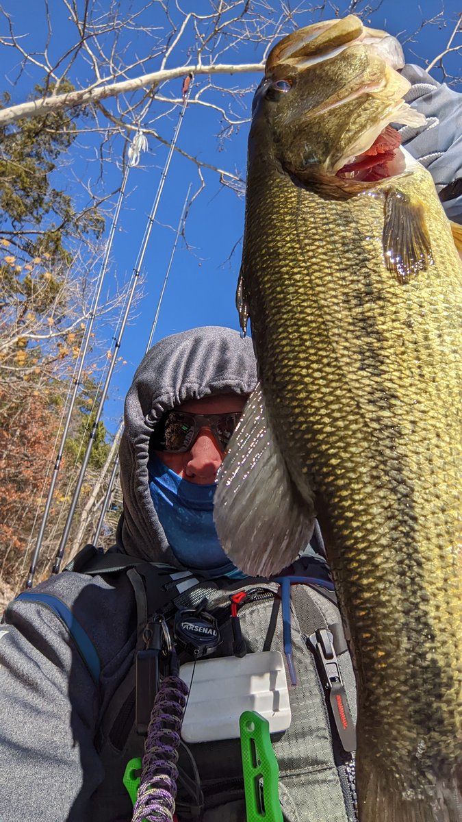 DwainBateyKayak's tweet photo. It was a cold day at Table Rock lake Saturday. Fishing was surprisingly good. I managed a 5th place finish in the MoYak Winter Series Event. #kayakbassfishing #kayakfishing #bassfishing #ketchproducts #missilebaits #trokar #hobie https://t.co/HAV8QWlonP