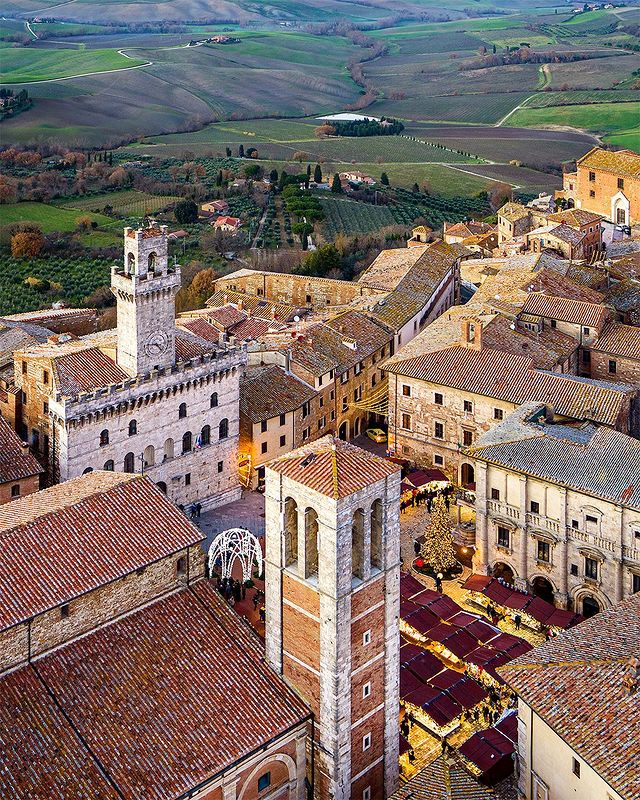 Italia.it (@italia) on Twitter photo Montepulciano is famous for its red wine and for the largest Christmas market in central Italy. 🎄 Experience the magic of this medieval village before the holidays.
▶️ bit.ly/3TUFkbR
<a href="/VisitTuscany/">Visit Tuscany</a>
📷 IG Studiomorriconi
#LiveItalian #ilikeitaly #InsiderTips Montepulciano is famous for its red wine and for the largest Christmas market in central Italy. 🎄 Experience the magic of this medieval village before the holidays.
▶️ bit.ly/3TUFkbR
<a href="/VisitTuscany/">Visit Tuscany</a>
📷 IG Studiomorriconi
#LiveItalian #ilikeitaly #InsiderTips