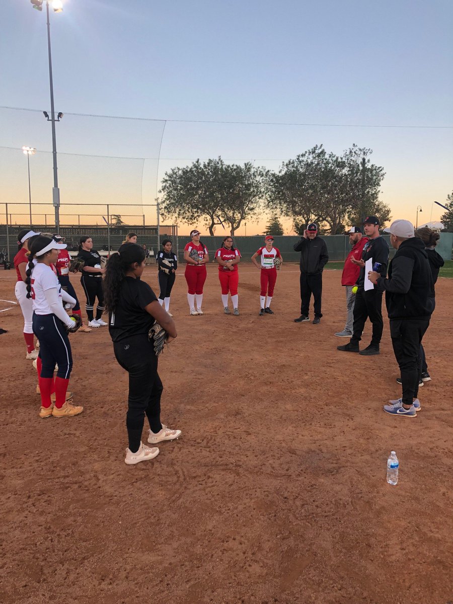 EastonPreps's tweet photo. When you’re on a Preps Academy team, college coaches will be watching. 
.
.
.
.
.
#softball #homerun #homerunderby #hittingdrills #softballswag #swaggy #espn #collegesoftball #batflip #teammates #usapreps #softballtournament #softballtourney https://t.co/IQpbQtOqQP
