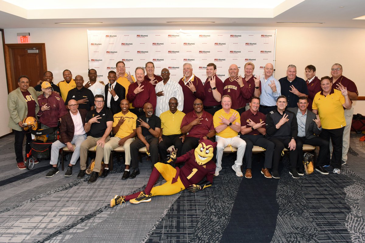 ASU_Alumni's tweet photo. Legends Luncheon ✅
Homecoming Legends Autograph Tent ✅
49 players and coaches from the Fiesta Bowl winning 1982-83 Team ✅
A successful weekend ✅
Thank you to everyone who joined us for Legends Luncheon. You made this event Legendary!
#ASULegends #ASUAlumni #ForksUp https://t.co/CsHmCvQdir