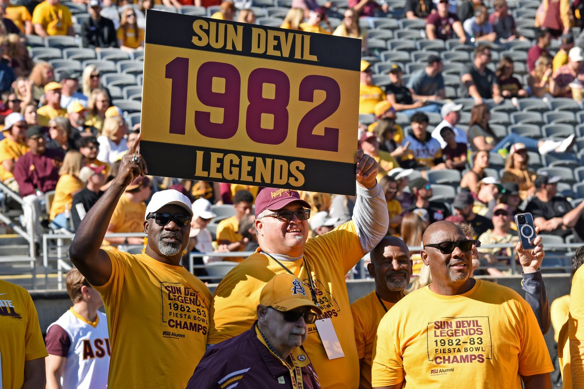 ASU_Alumni's tweet photo. Legends Luncheon ✅
Homecoming Legends Autograph Tent ✅
49 players and coaches from the Fiesta Bowl winning 1982-83 Team ✅
A successful weekend ✅
Thank you to everyone who joined us for Legends Luncheon. You made this event Legendary!
#ASULegends #ASUAlumni #ForksUp https://t.co/CsHmCvQdir