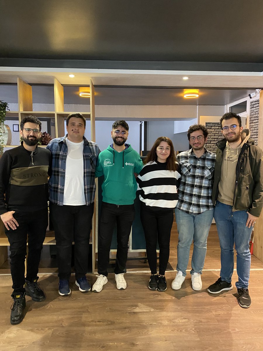 Mezunlarımız ile bir araya geldiğimiz IEEE KOU Mezun Kahvaltısını gerçekleştirmiş bulunmaktayız. Hem kahvaltıya hem de muhabbete doyduğumuz çok güzel bir etkinlikti. Katılan tüm mezunlarımıza ve IK-YK ekibine teşekkürler💙.

#ieee #ieeekou #kou