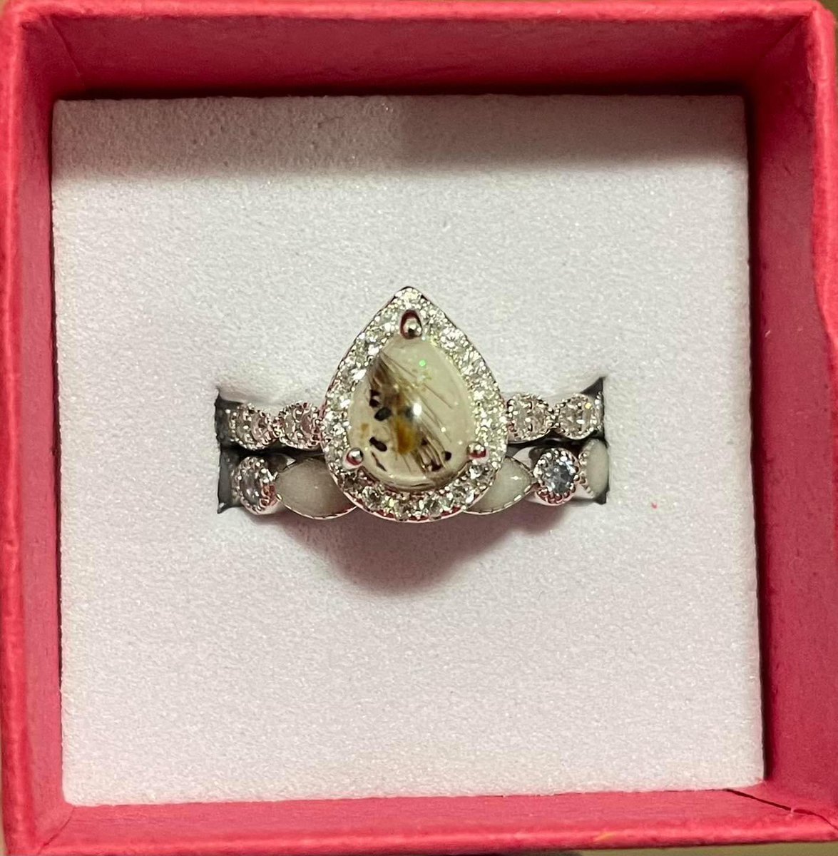 sweetbkeepsakes's tweet photo. Delilah breast milk set ft opal shimmer, baby hair &amp; umbilical flakes! #breastmilkjewelry #breastmilkring #babykeepsake https://t.co/PyX2PHS79L