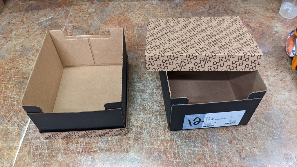syrculturalwork's tweet photo. FREE BOXES
We've got over 100 of these sturdy card boxes - 9x7.5" and 5.25" high that are looking for a good use.  Stop by our office at 400 Lodi St. to get some: 9-6 M-F and 11-5 Sat. thru 11/23 and 9-5 M- F. after that.  Please share.

#Free #Freecycle #Reuse https://t.co/rf3OjXE2sw