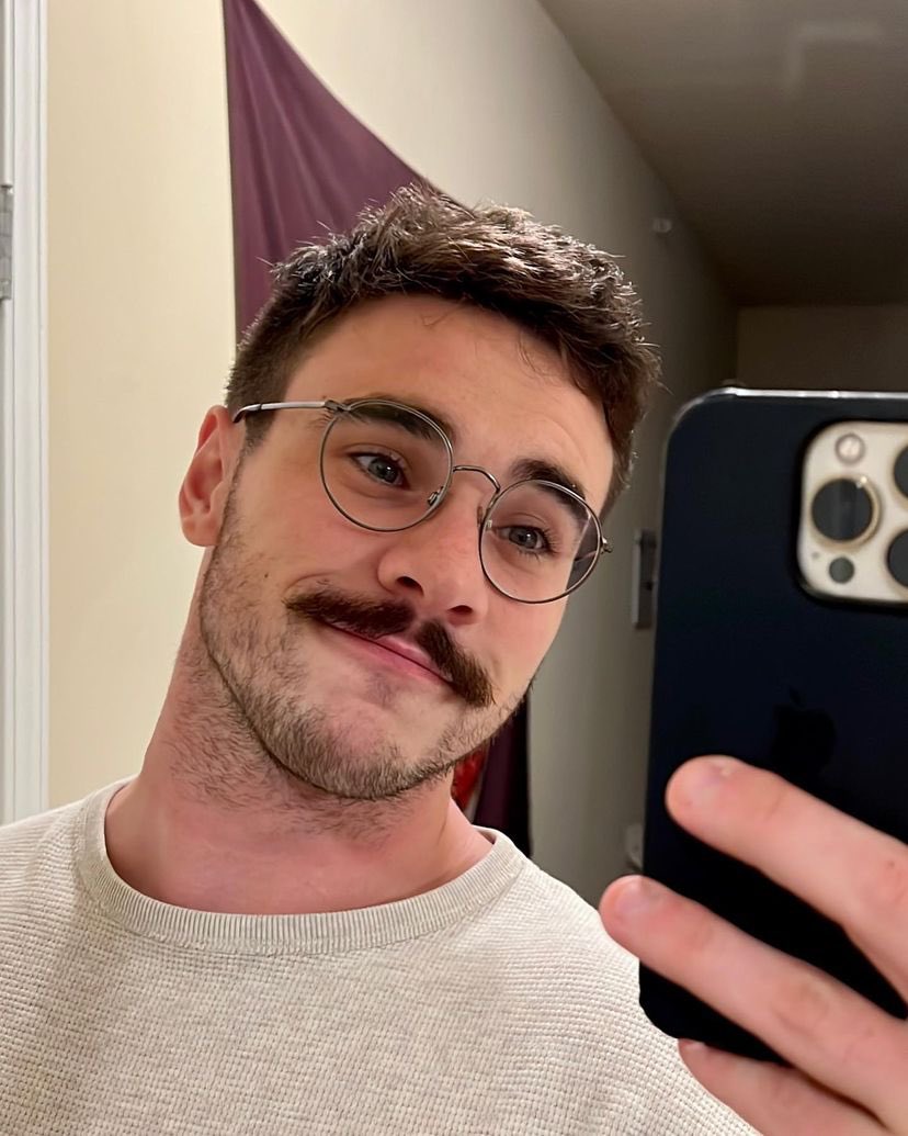 Buenas tardes a todos guapos guapas y guapes