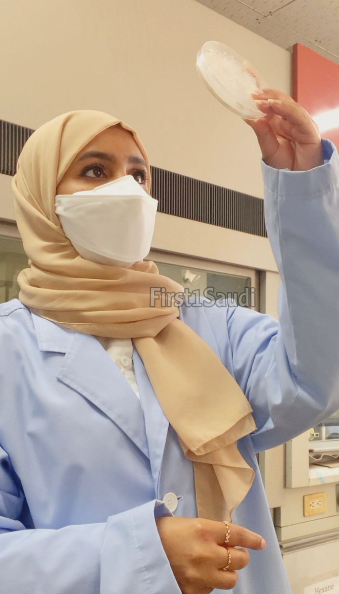 "يمنع الشيخوخة وحب الشباب والبقع"
الباحثة بسمة الردادي🇸🇦 تحقق انجاز بمجال التجميل ببحث علمي
🔸️الخصائص البيوكيميائية والاستخدامات التجميلية لنبات المرّة ونبات لبان المر(لبان الذكر)🔸️
نشرت بسمة بحثها بمجلة mdpi العلمية ولاقى صدًا من جهات عالمية، ودعيت لتقديمه بقمم عالمية متخصصة