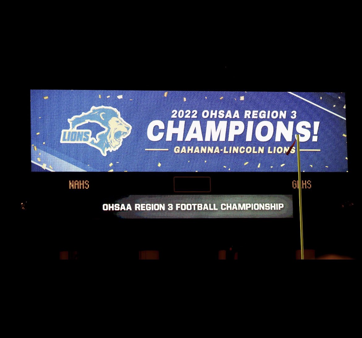 gahannafootball's tweet photo. Inviting all football alumni back for Thanksgiving morning practice!  8:00am-10:00am ☕️ &amp; 🍩 Blacklick Sports Complex See you there!  #WeAreLions @GLHS_Athletics https://t.co/72VSRgaaSg