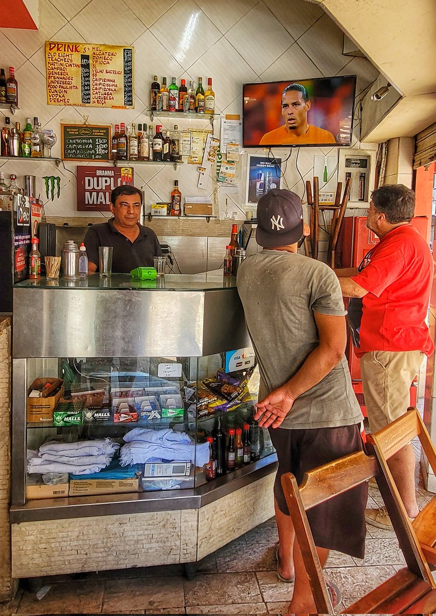 a copa do mundo sobre o balcão 

[ thread em constante atualização ]

Holanda X Senegal
21 de Novembro