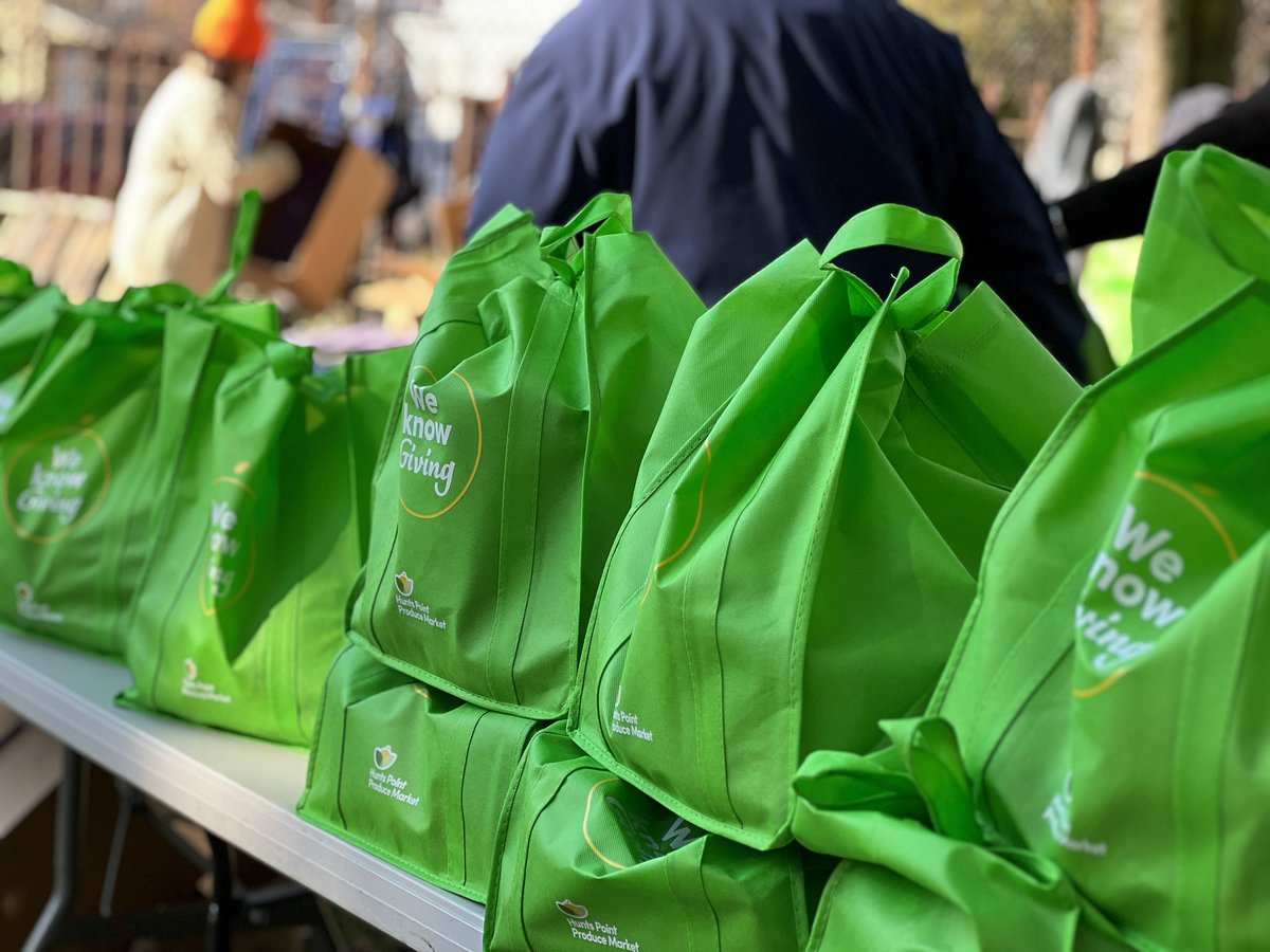 Saturday we wrapped up another successful Week of Giving in the Bronx! Thank you to our partners <a href="/Fernandez4NY/">Nathalia Fernandez</a>, <a href="/SenatorBiaggi/">Alessandra Biaggi</a>, @aoc, and <a href="/HuntingtonFree/">Huntington Library</a>.