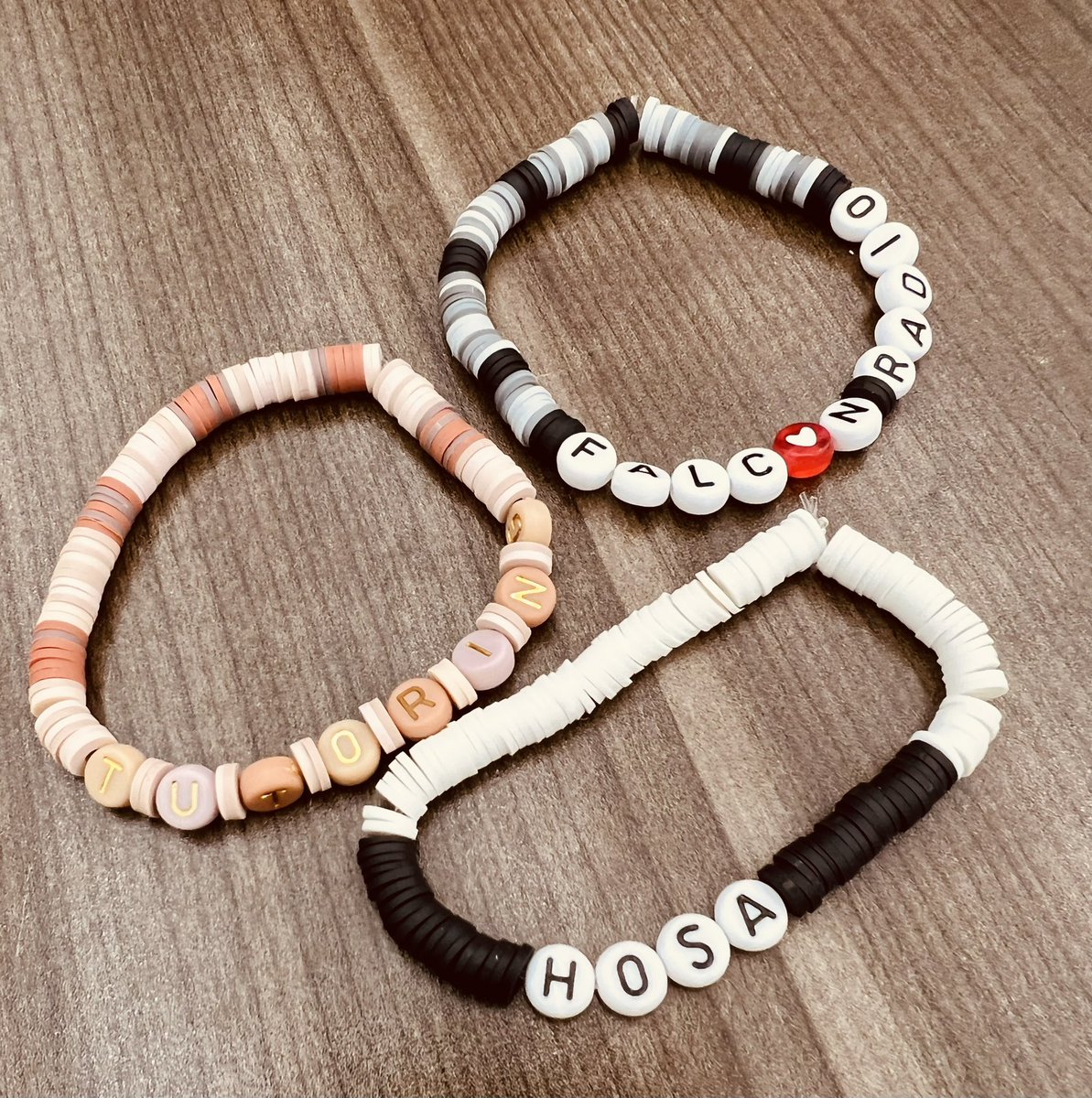 OverIntheLib's tweet image. We’re making bracelets in the library to wear what we’re thankful for. So far students and staff have been thankful for @fultonhosa, @FultonHigh tutoring, and @WKCSradio. What are you thankful for?