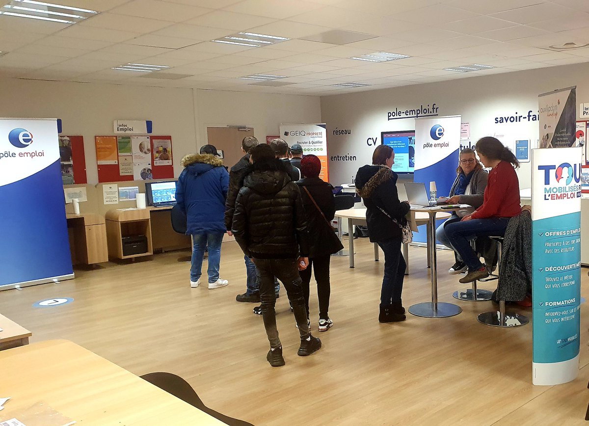 #reussirsansattendre 
#Lillevaucanson
Beau succès pour ce J1 de cette semaine exceptionnelle pour l'emploi "réussir sans attendre", des candidats motivés, des entreprises impliquées et intéressées et de futures embauches en perspective ! Ensemble on est plus fort💪💪💪!