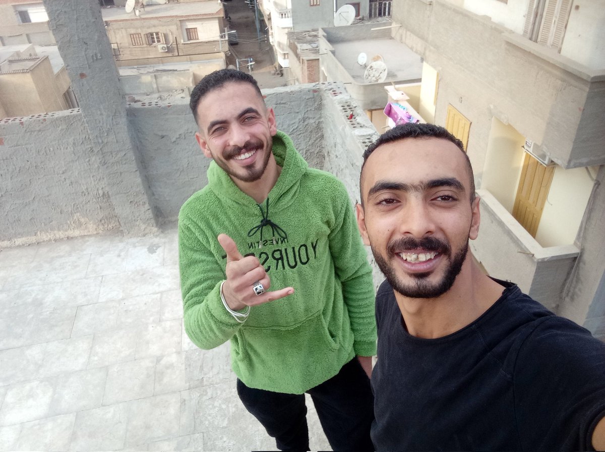 M7md_El_Sayed00's tweet photo. اخويا و صاحبي وابني و سندي و ضهري اللي مليش غيرو وربنا انت كل حاجه حلوه ليا و اغلي ما عندي ربنا يوصلك بالسلامه و يسترها معاك و اشوفك علي خير يارب هتوحشني اوي وربنا يا اخويا فراقك علي عيني وربنا معدش ليا حد ربنا معاك و يجبر بخاطرك و اشوفك احسن واحد ف الدنيا ♥️👬 https://t.co/DIWcZoJSK3