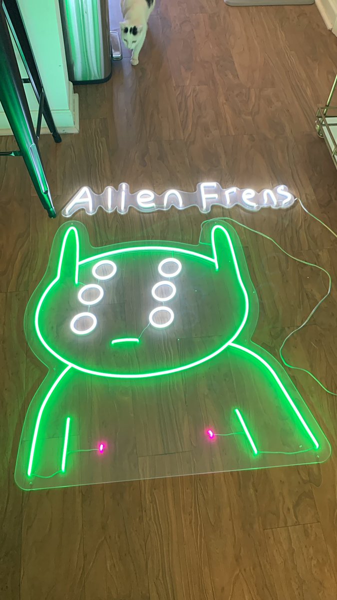 J_tbutts's tweet photo. Huge shoutout to @alienfrens team @_masoncrowe @SeanOhio_ @NotAnImpulseBuy for making this happen! I haven’t feel like this in a long time it reminds me of being a 4 year old at Christmas all over again! Can’t wait to get this up on the wall🔥 #frens https://t.co/VuMesziXjn